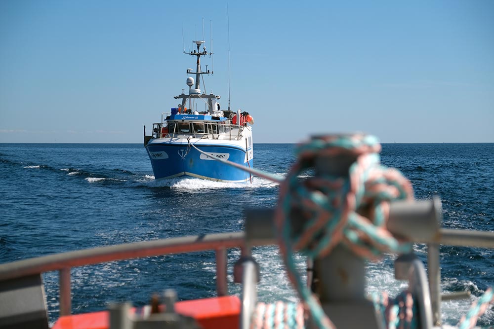 Le bateau en remorque